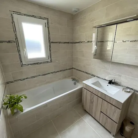 Maison Neuve Proche De La Сasa de vacaciones