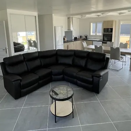 펜션 Maison Neuve Proche De La Créances