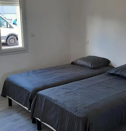 Vakantiehuis Maison Neuve Proche De La *