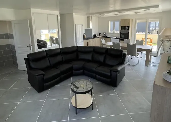 Semesterbostad Maison Neuve Proche De La Créances