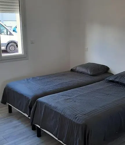 Semesterbostad Maison Neuve Proche De La *