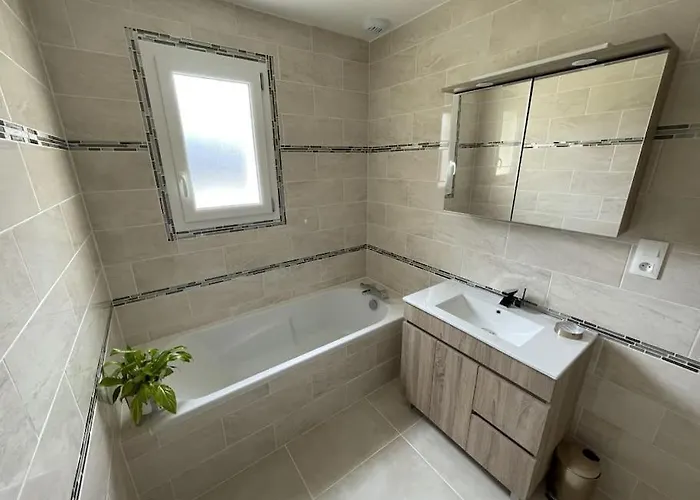 Maison Neuve Proche De La Casa de Férias